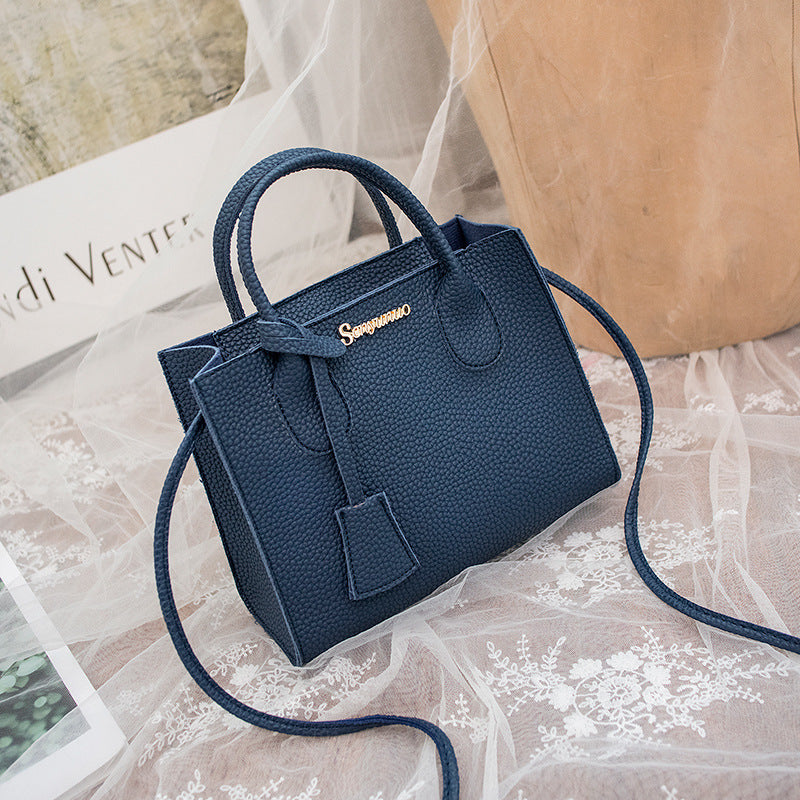 Elara | Messenger Phone Bag