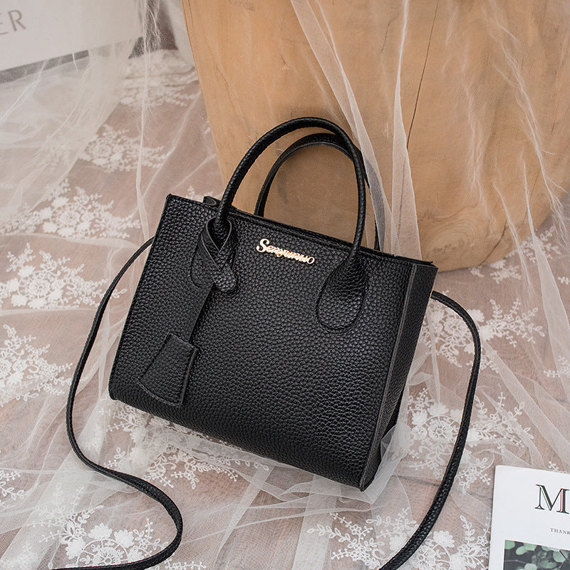 Elara | Messenger Phone Bag