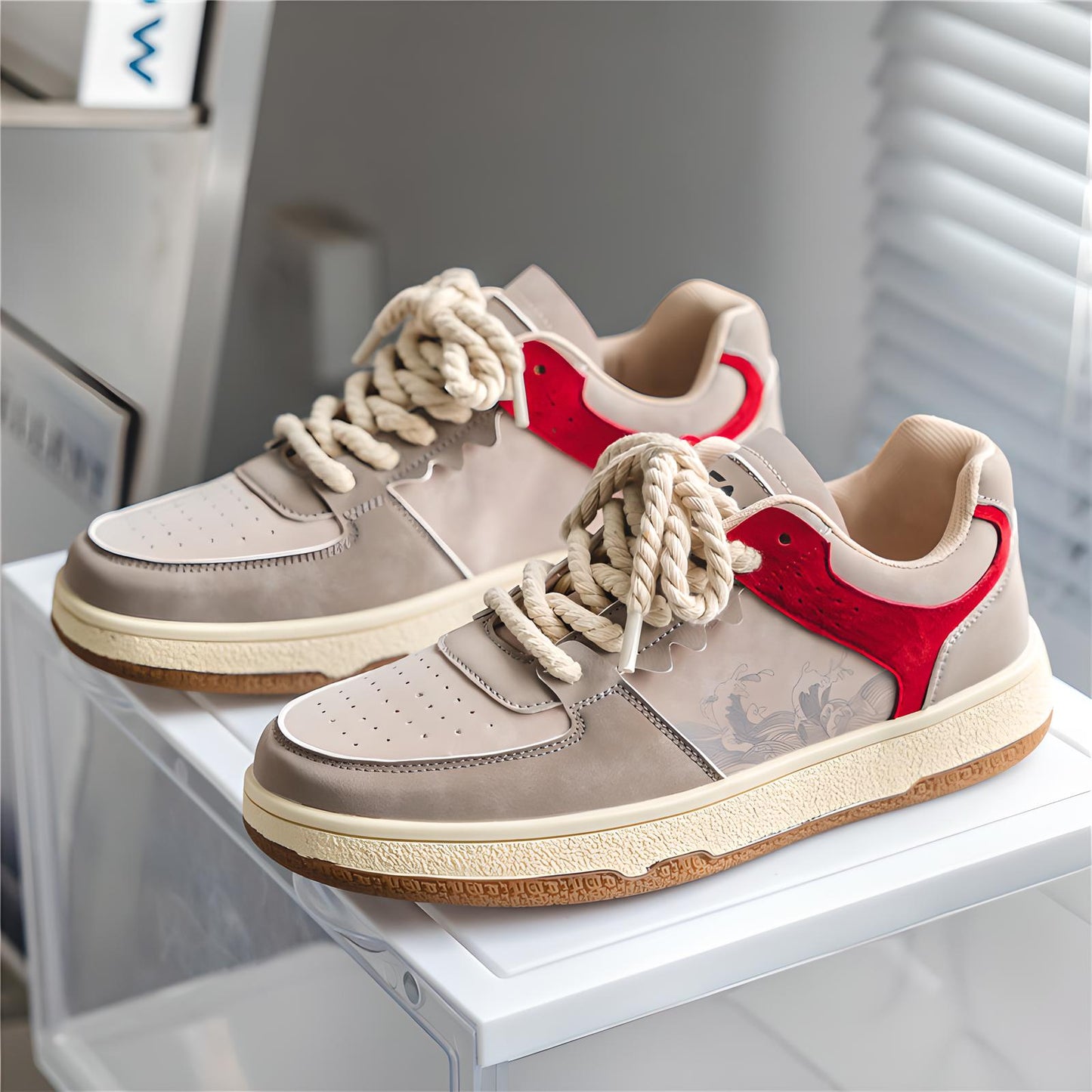 Leo | Lace-Up Casual Sneakers
