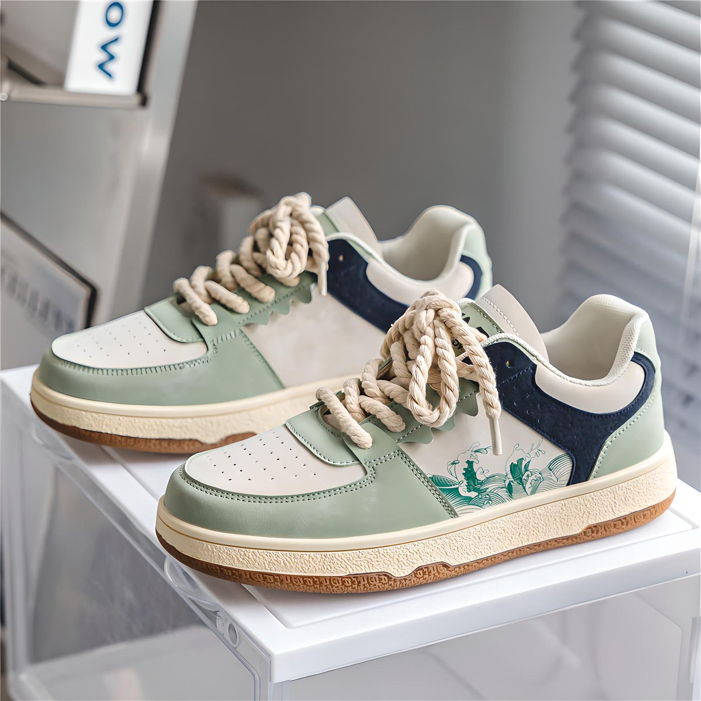 Leo | Lace-Up Casual Sneakers
