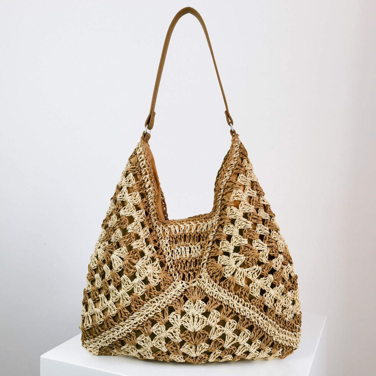 Greer | Handmade Straw Woven Contrast Shoulder Bag